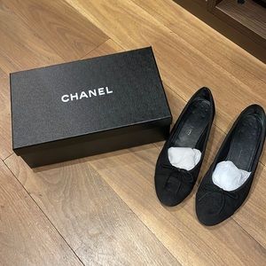 Chanel suede quilted ballet flats